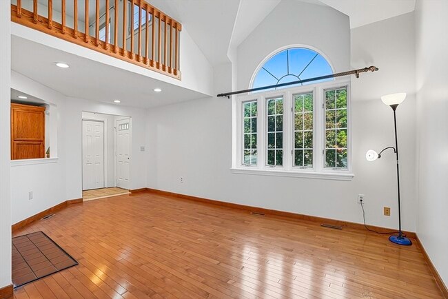 Building Photo - 237 South St