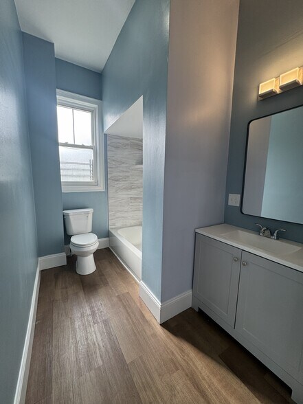 Bathroom - 138 Jewett St