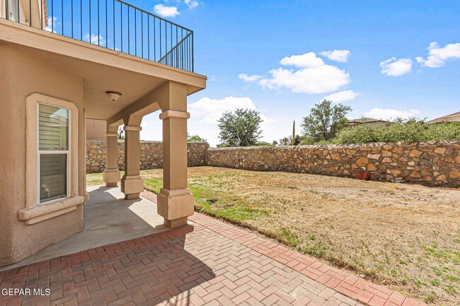 Building Photo - 951 Via Descanso Dr