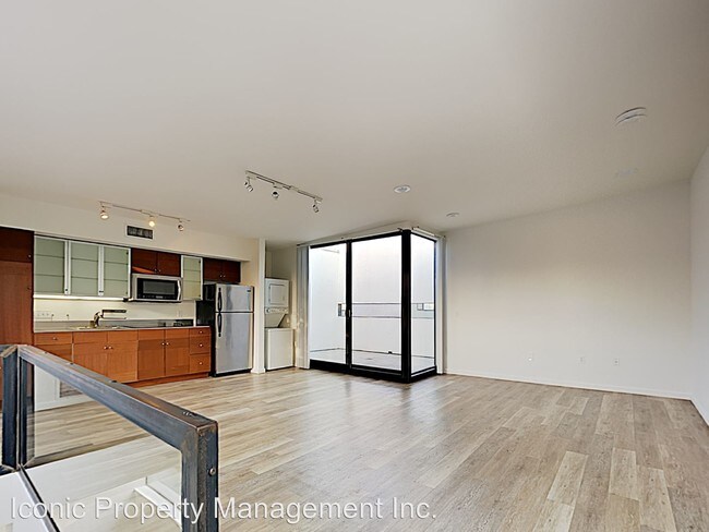 Building Photo - 1945 B St