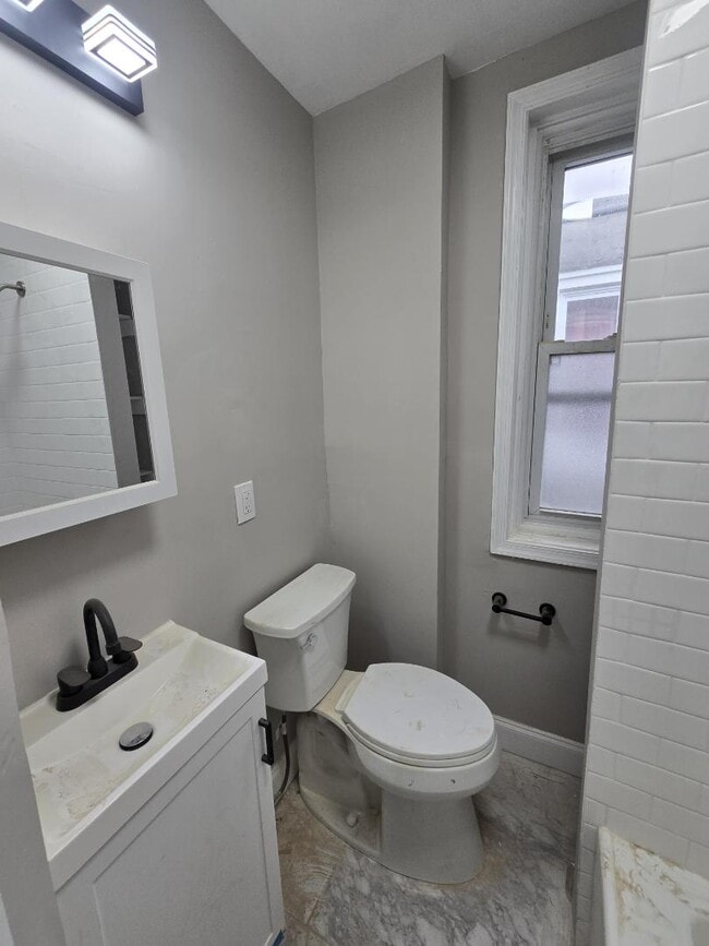 Building Photo - 2936 Tulip St