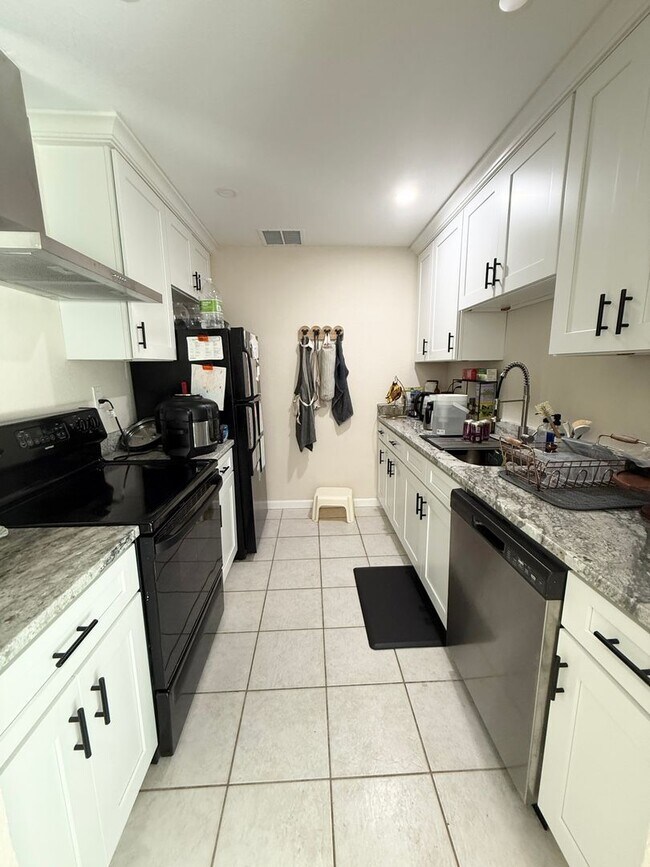 Building Photo - 13583 Imperial Groves Dr E
