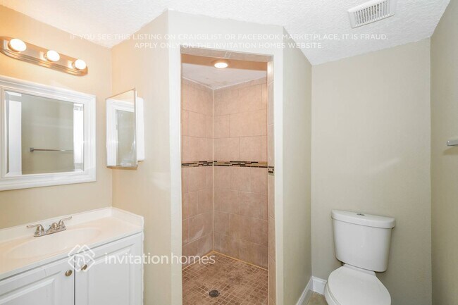 Building Photo - 8012 Pine Hill Dr