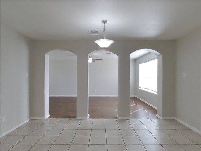 Building Photo - 5521 Rio Alamo St