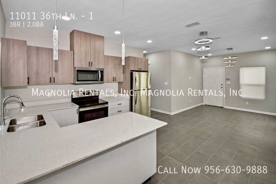 Building Photo - 11011 N 36th Ln