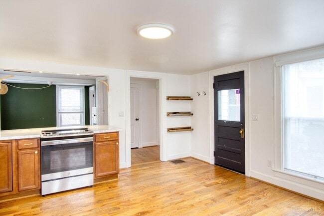 Building Photo - 7249 State Rd