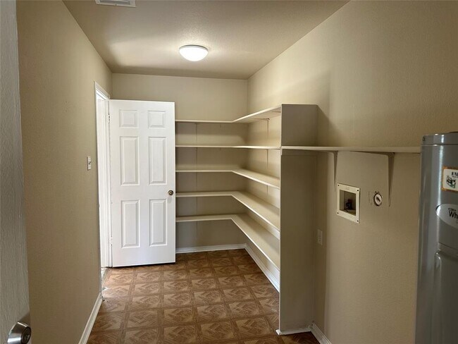 Building Photo - 1629 Balsam Way