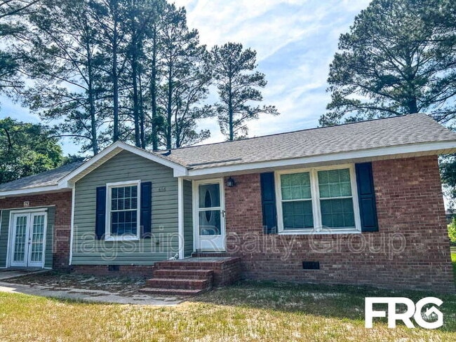 Building Photo - 466 Circle Dr