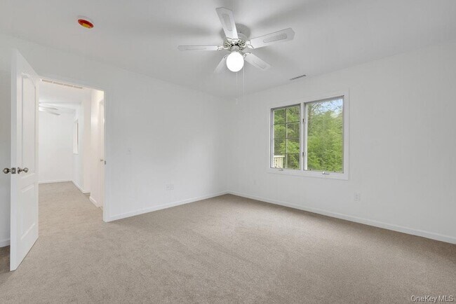 Building Photo - 2102 Martingale Dr