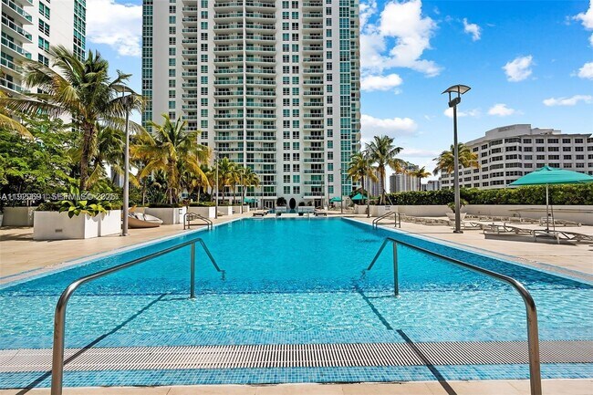 Building Photo - 951 Brickell Ave