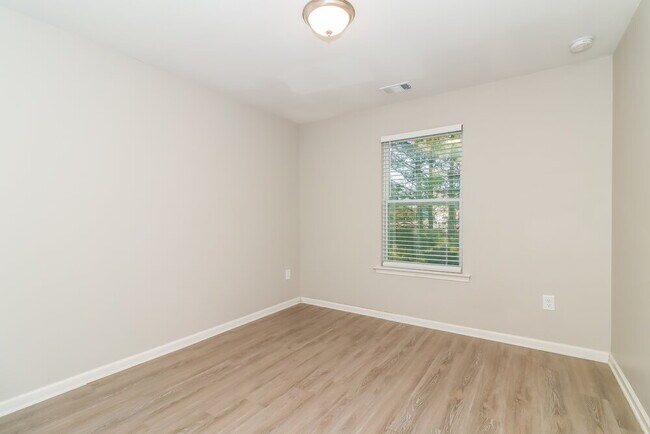 Building Photo - 72 Hamilton Blvd NW