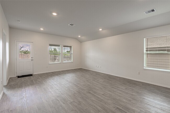 Building Photo - 117 Rockbridge Dr