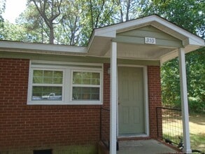 Building Photo - 310 Old Shaw Rd