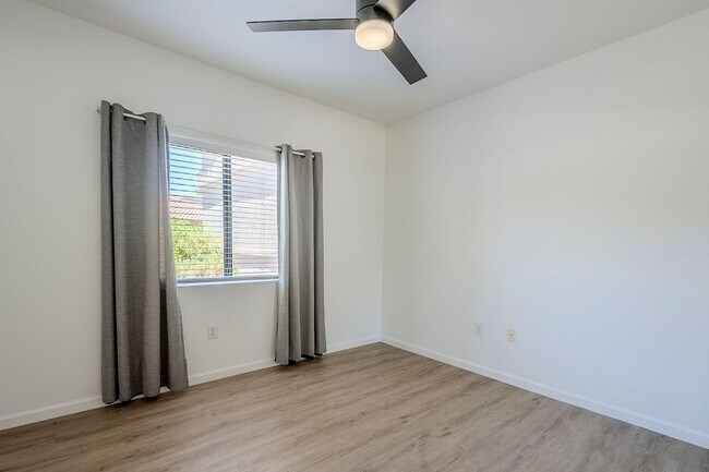 Building Photo - Stunning 2 Bed 1.5 Bath Condo in Scottsdal...