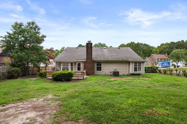 Building Photo - Spacious 4-Bedroom Home in a Prime Locatio...