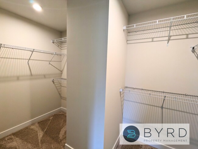 Building Photo - 15700 Cambria Cove Blvd