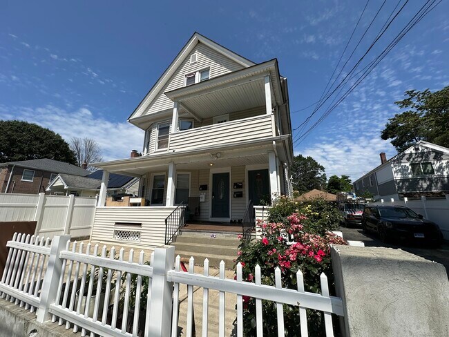 Building Photo - 16 Charron St