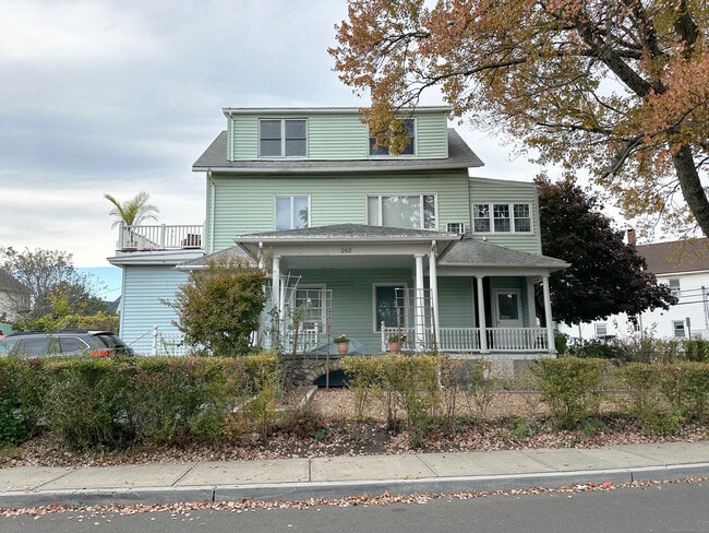 Building Photo - 262 East Ave