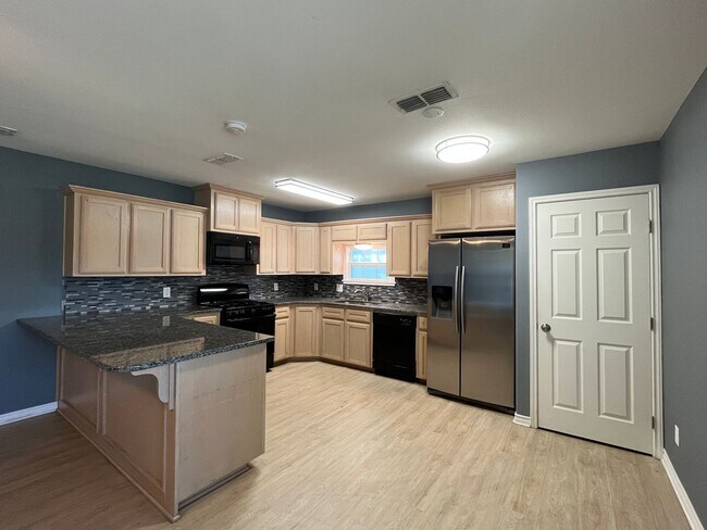 Building Photo - Ready for move in