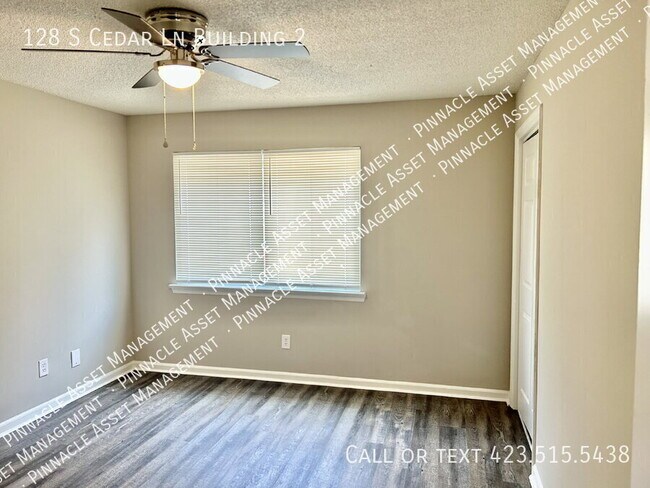 Building Photo - 128 S Cedar Ln