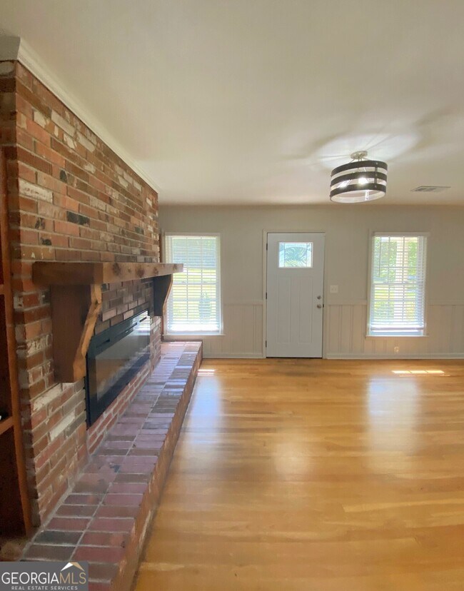 Building Photo - 8308 Villa Rica Hwy