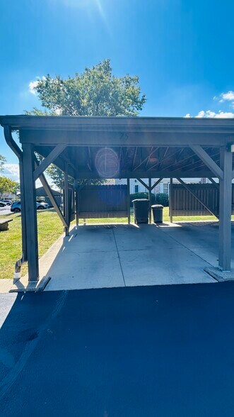 Building Photo - 10875 Ponds Ln