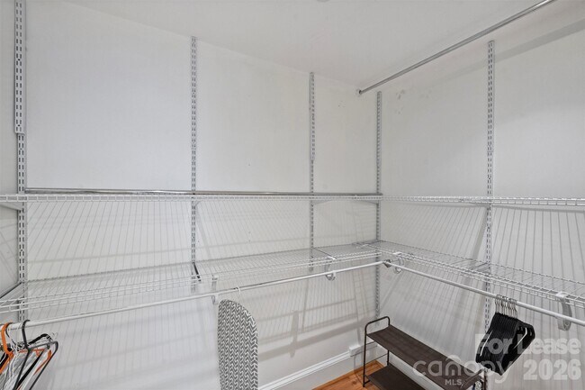 Building Photo - 2027 Wensley Dr