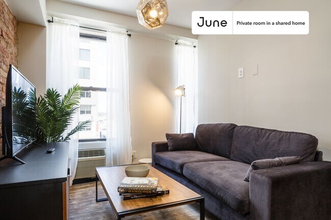 Building Photo - Room in Shared 3 bed/1 bath home in Hell's Kitchen