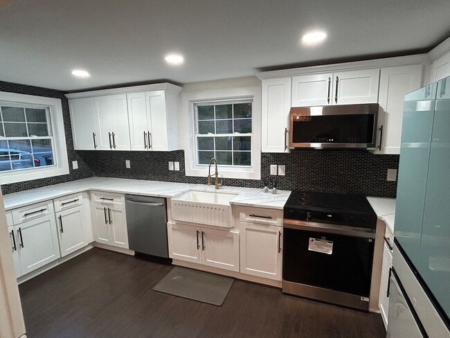 Building Photo - Available Soon! Ardmore WS, 4 Bedroom, 3 F...