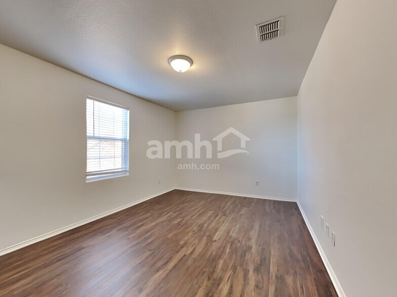 Building Photo - 1246 Yukon Dr