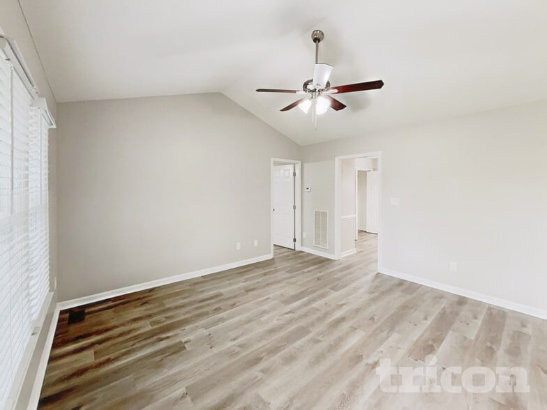 Building Photo - 624 Convexa Ct