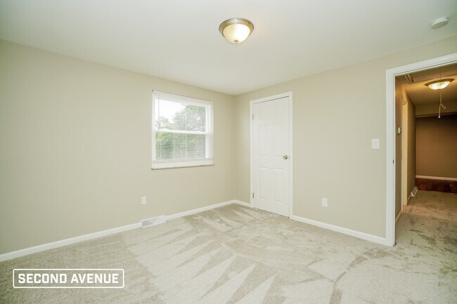 Building Photo - 588 Catskill Dr