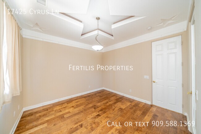 Building Photo - 17425 Cyrus Ln