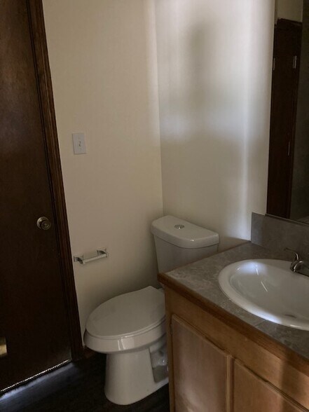 Building Photo - 5018 Desoto St