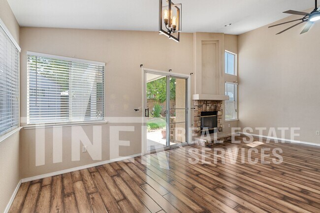 Building Photo - 1218 Chablis Cir
