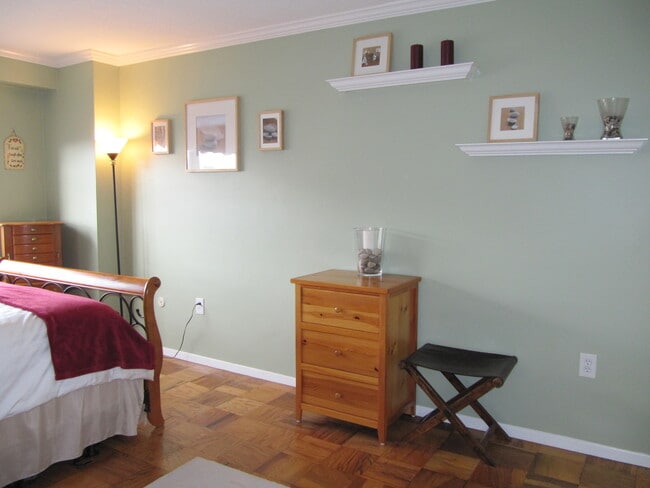 Building Photo - 2 Hawthorne Pl