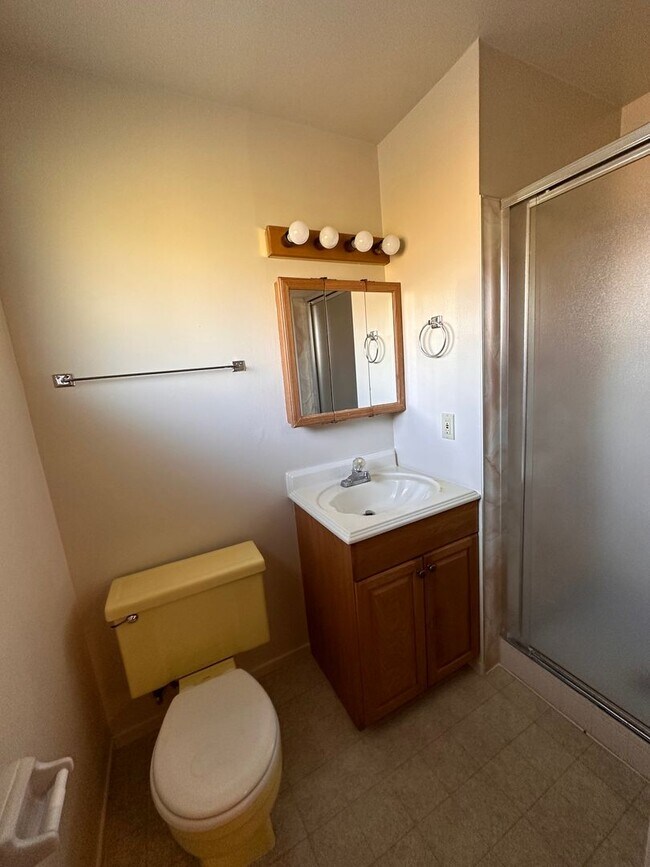 Building Photo - 2701 Blackburn Dr