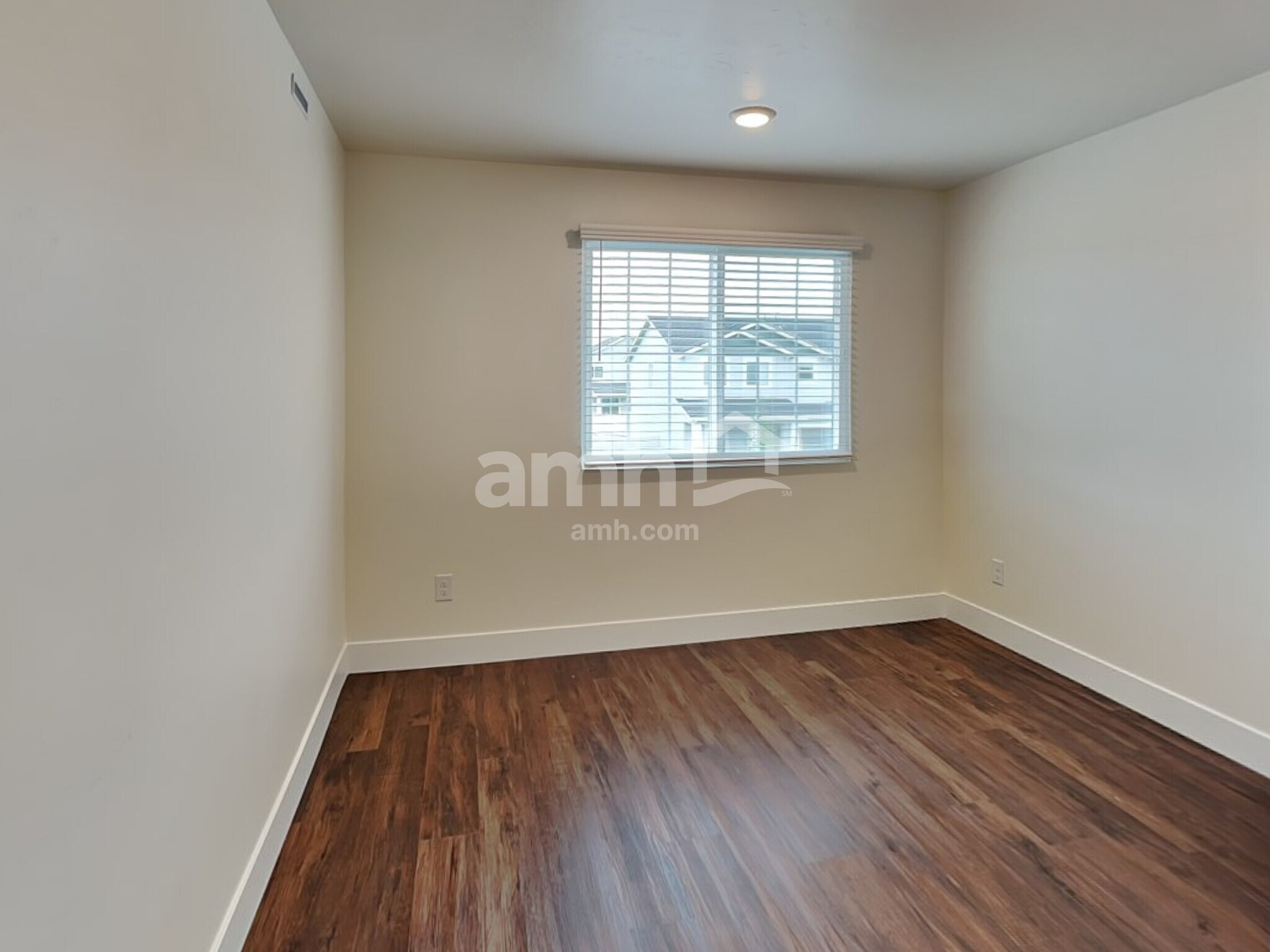 Building Photo - 1052 S Woodsome Ave