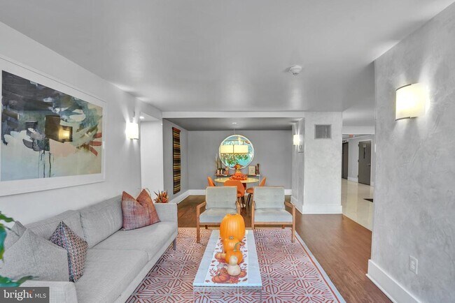 Building Photo - 4000 Tunlaw Rd NW