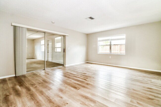 Building Photo - 7521 Como Dr