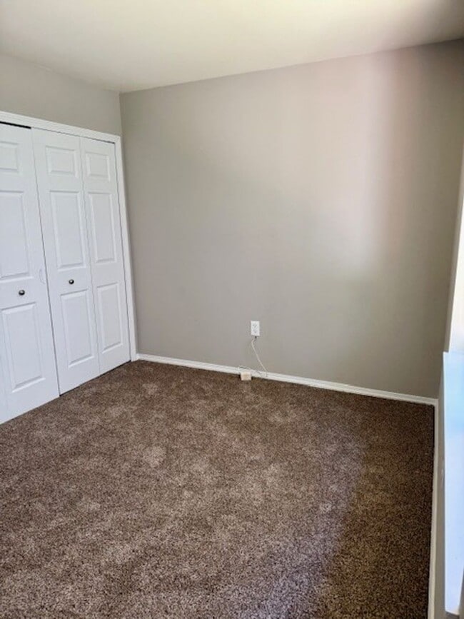 Building Photo - NEW RENTAL! Available Now
