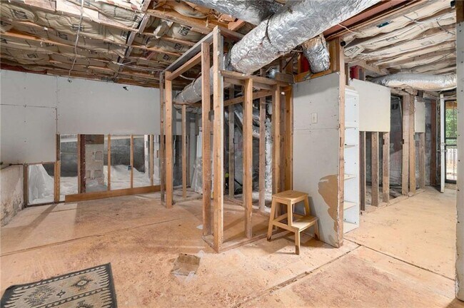 Building Photo - 2046 Settle Cir SE