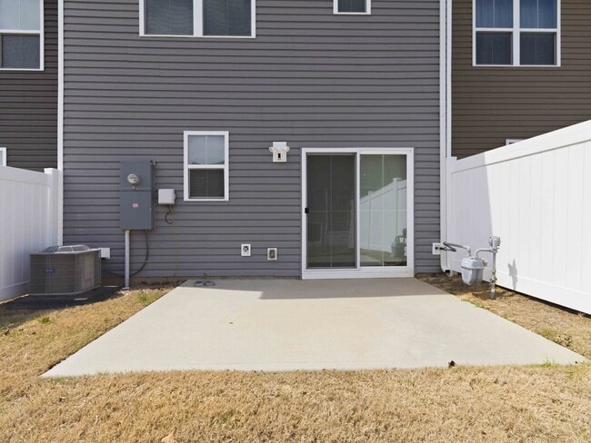 Building Photo - 434 Triple Crown Way