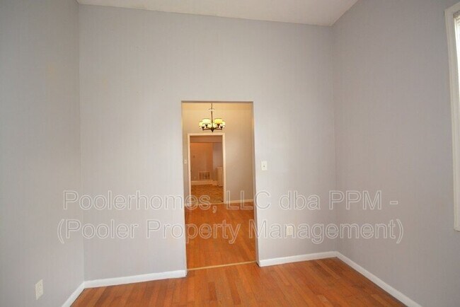 Building Photo - 536 E Waldburg St