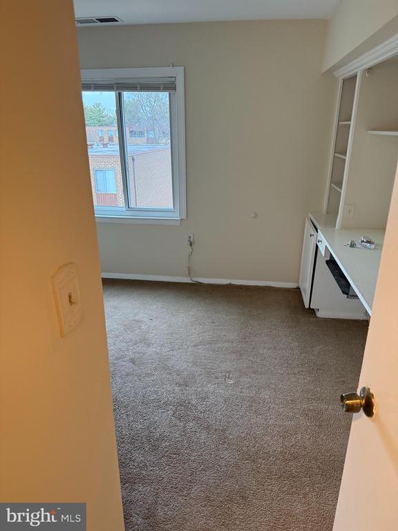 Building Photo - 418 Girard St