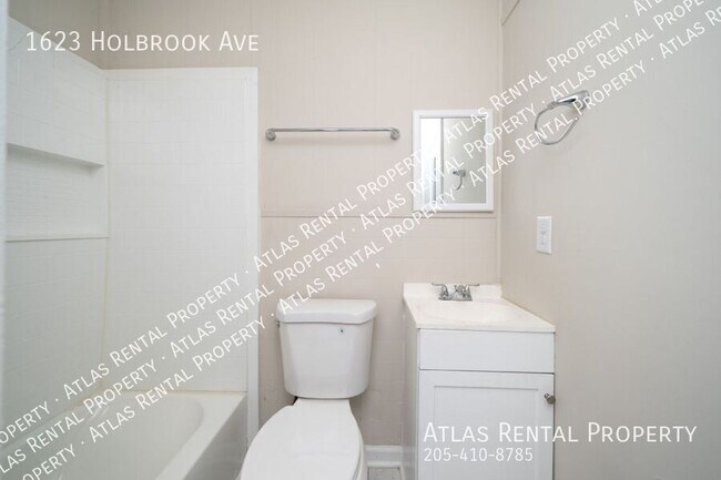 Building Photo - 1623 Holbrook Ave