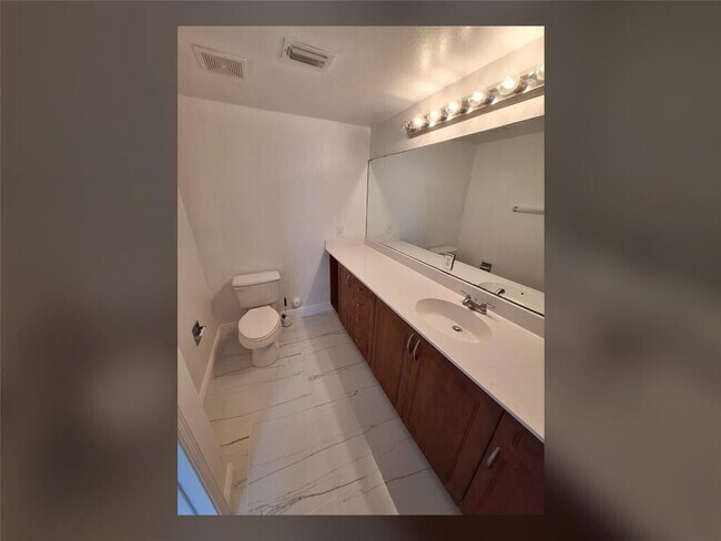 Building Photo - 6492 Emerald Dunes Dr