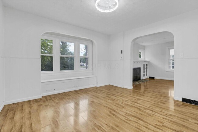 Building Photo - 2365 Stelzer Rd