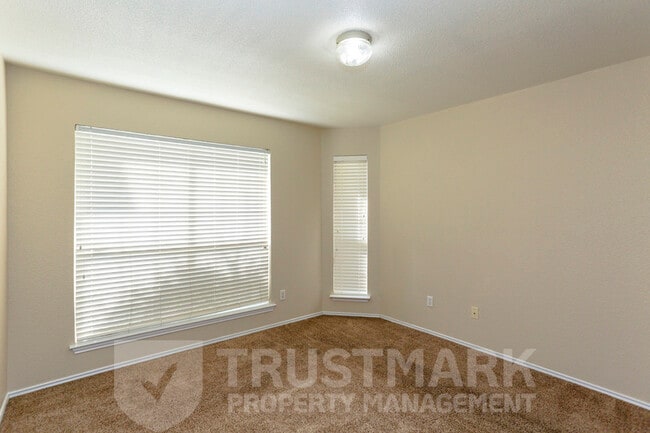 Building Photo - 2115 Wickiup Trail