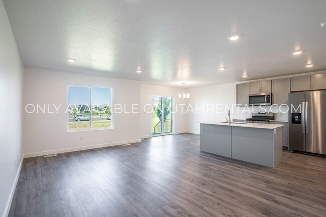 Building Photo - 1864 S 460 W